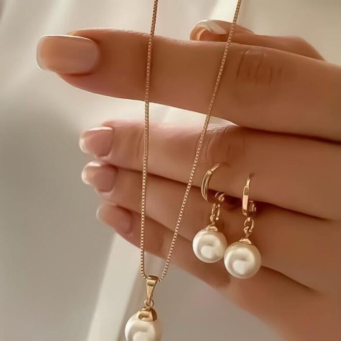 Elegant Pendant